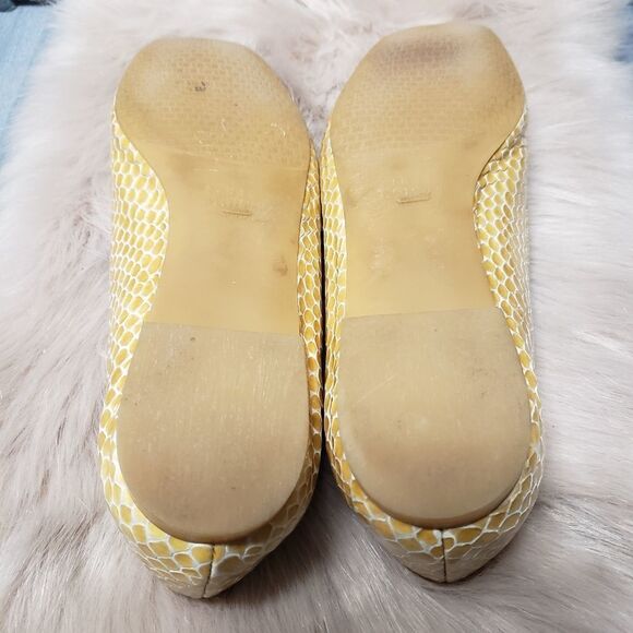 Stuart Weitzman snake embossed Flat Ballet tassel - Picture 5 of 5